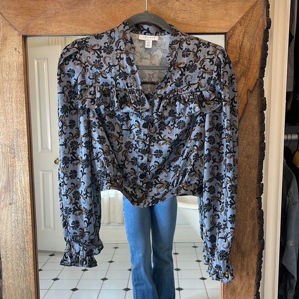 So pretty Topshop silk cropped shirt.  Like new!